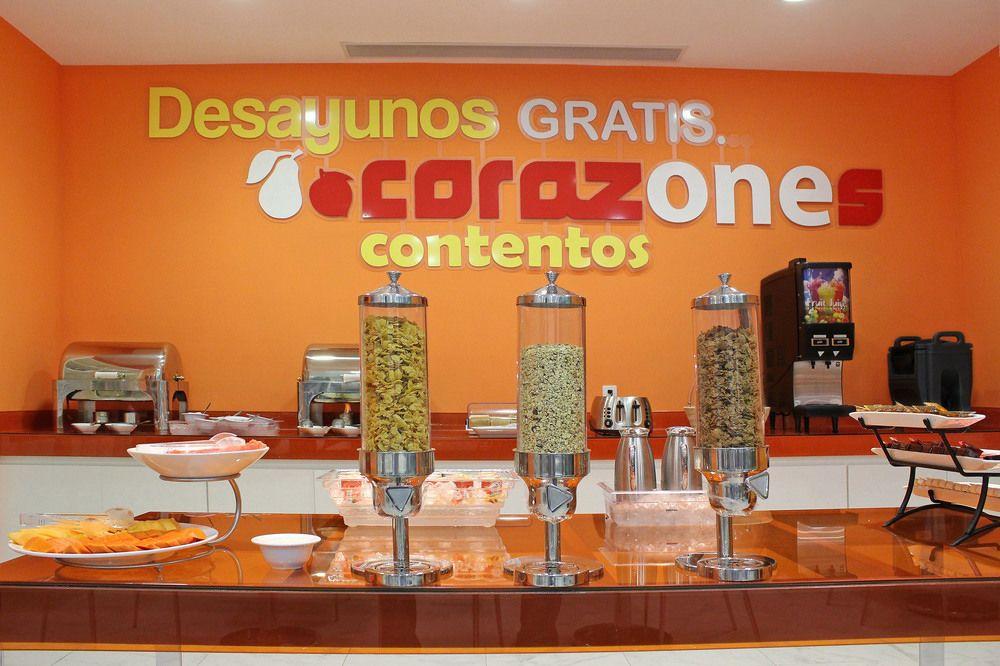 One Chihuahua Fashion Mall Exterior foto